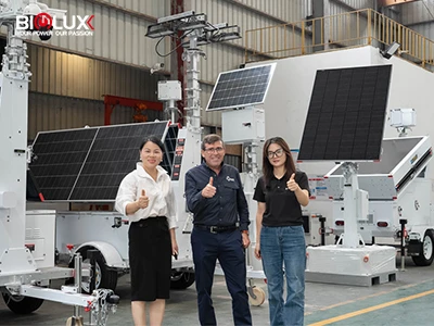 Клиент горнодобывающей отрасли из Чили посетил завод BIGLUX для проверки автономных солнечных реш...