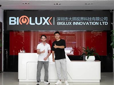 BIGLUX принимает строительного клиента из Французской Гвианы для проверки завода и солнечных решений